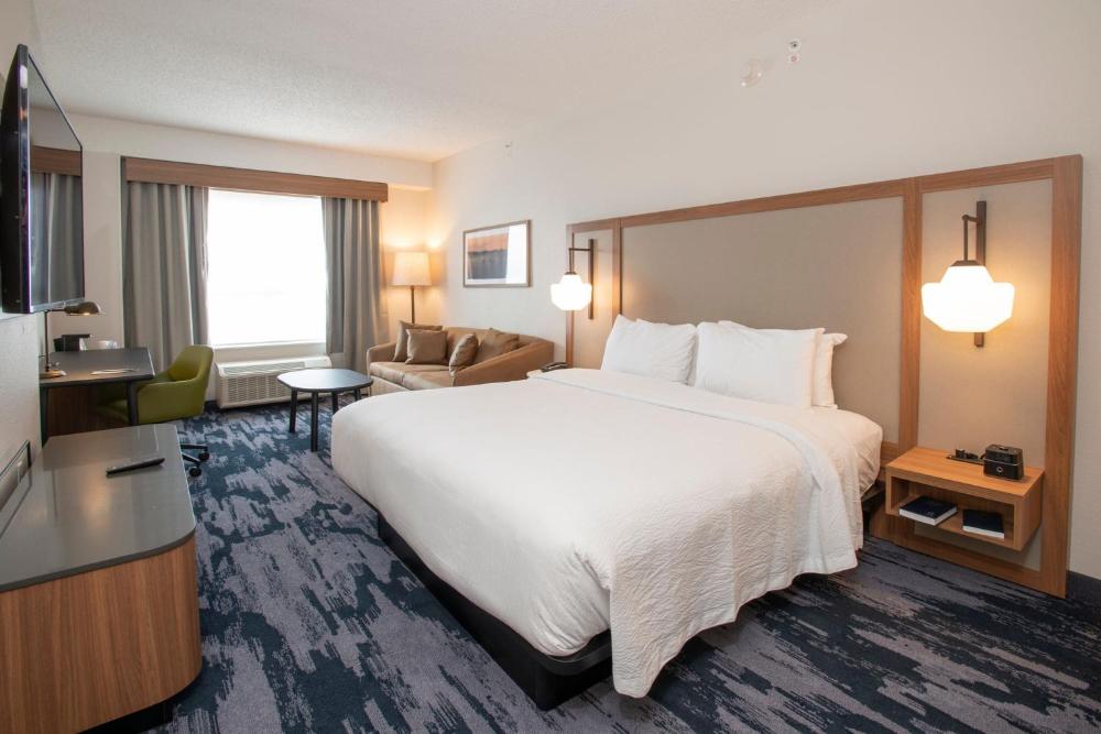 King Room with River View and Sofa Bed interior