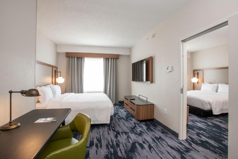 Two-Bedroom King Suite with Two King Beds, River View and Sofa Bed interior